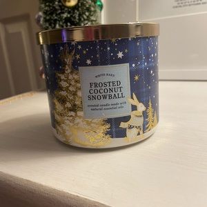 Frosted Coconut Snowball 3 Wick Holiday Christmas Candle Bath & Body Works